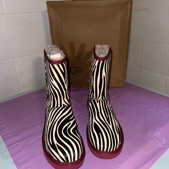 These UGGs are WILD!! 
Brand new, never worn! 
Sized 11 - Picture 4 of 4